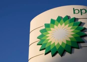 Activist Elliott builds stake in oil main BP, supply says