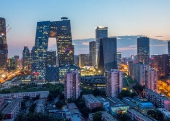 Shares fall on Trump tariffs