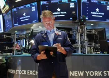 Shares which can be working because the market struggles over the previous month