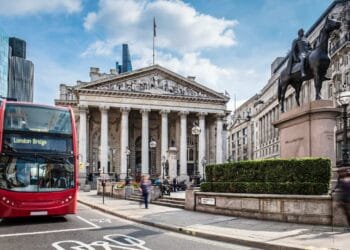 Because the FTSE 100 hits an all-time excessive, £10k invested 1 12 months in the past is now price…