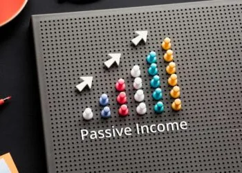 I requested ChatGPT, Gemini, and Claude for the very best passive earnings inventory to purchase