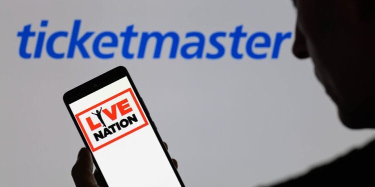 Dwell Nation, Ticketmaster should face sprawling class motion over costs