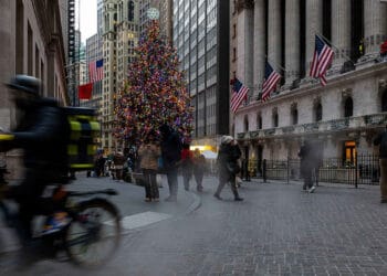 We’re shopping for the post-earnings hunch in a inventory alongside Tim Prepare dinner. It isn’t Apple