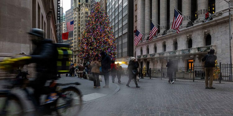 We’re shopping for the post-earnings hunch in a inventory alongside Tim Prepare dinner. It isn’t Apple