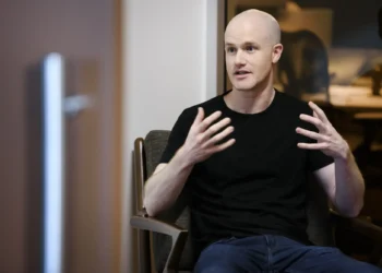 Coinbase CEO Says Bitcoin Helps Preserve the Greenback in Test