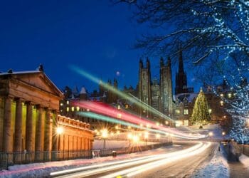 Begin shopping for shares in December with a spare £300? Right here’s how!