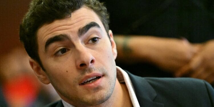 Man posed as FBI agent at jail to to free accused assassin