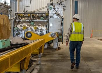 U.S. to inject $1.6 billion into uncommon earths miner for 10% stake, FT reviews