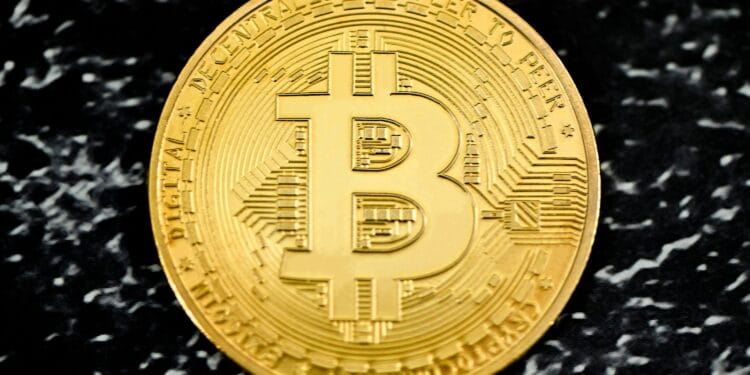 Bitcoin May Be Setting Up A Comeback Vs. Gold, Analyst Suggests