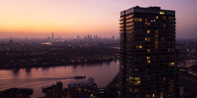 £1,000 buys 212 Barclays shares. What’s the dividend and value development potential?