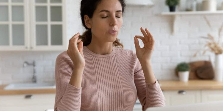 2 ‘overpriced’ FTSE 100 shares I’ve acquired my eye on if the inventory market crashes