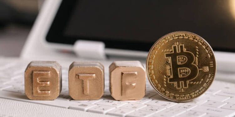 Bitcoin Spot ETFs Break 4-Week Optimistic Streak With $296M Outflow