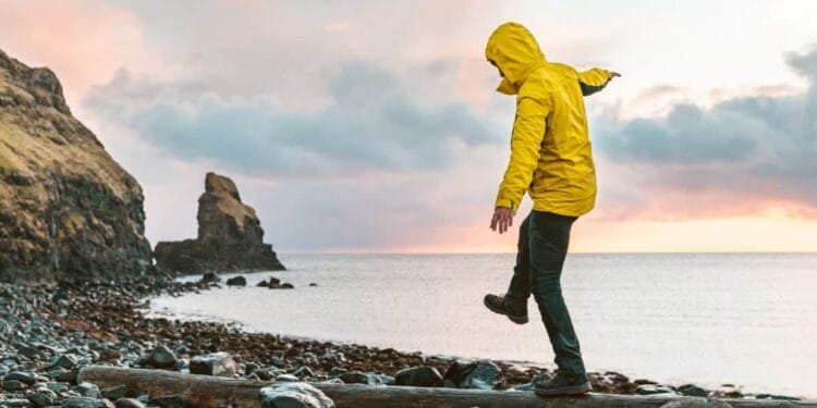 Lloyds shares simply dipped under the £1 mark!