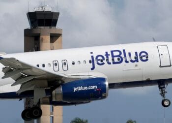 JetBlue to cut back Newark, LaGuardia footprint because it expands in Florida