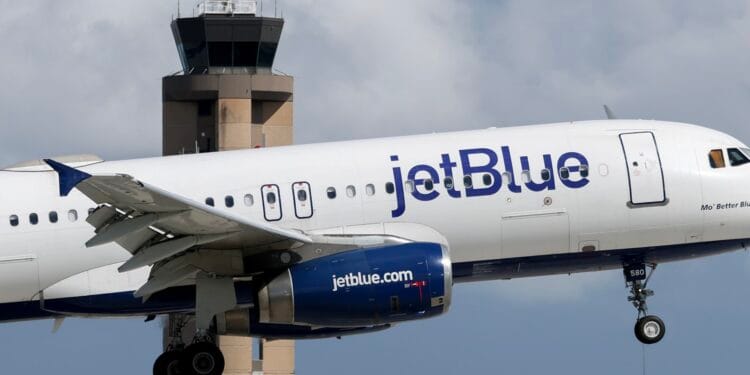 JetBlue to cut back Newark, LaGuardia footprint because it expands in Florida