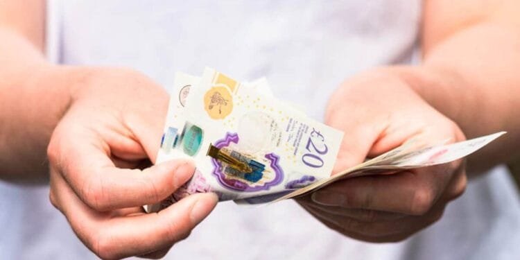 How £100 a month might construct an £8,254 second revenue